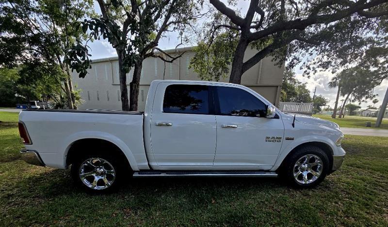 RAM 1500 Laramie Crew Cab SWB 2WD 2017