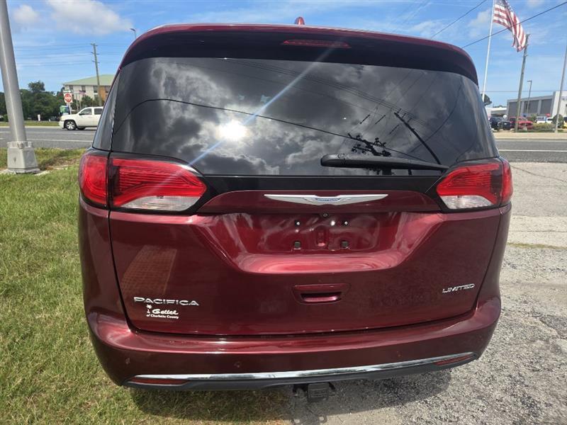Chrysler Pacifica Limited 2017