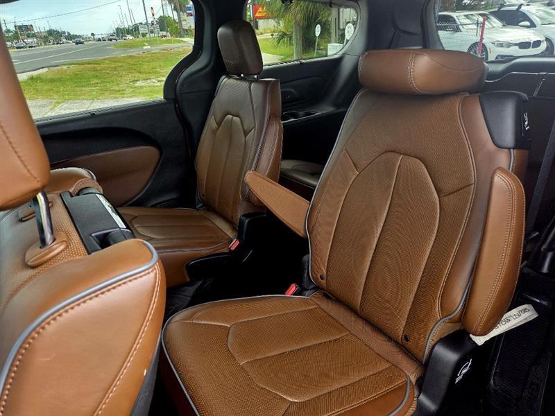 Chrysler Pacifica Limited 2017