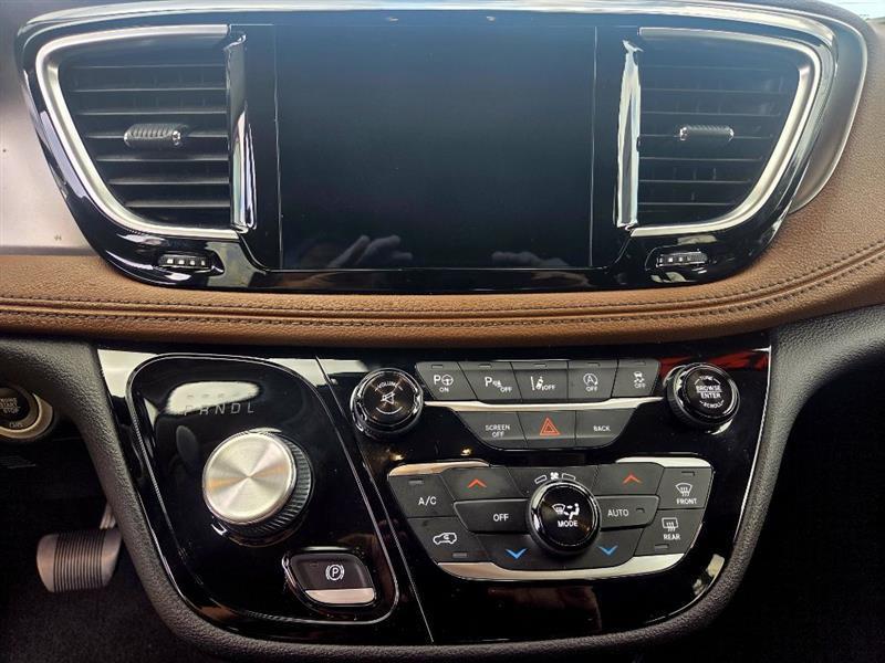 Chrysler Pacifica Limited 2017