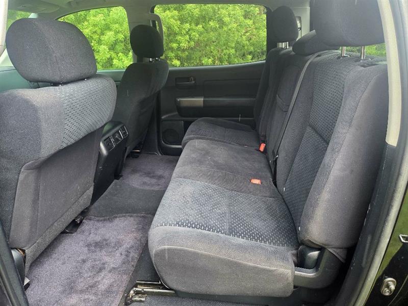 Toyota Tundra Tundra-Grade CrewMax 5.7L 2WD 2011