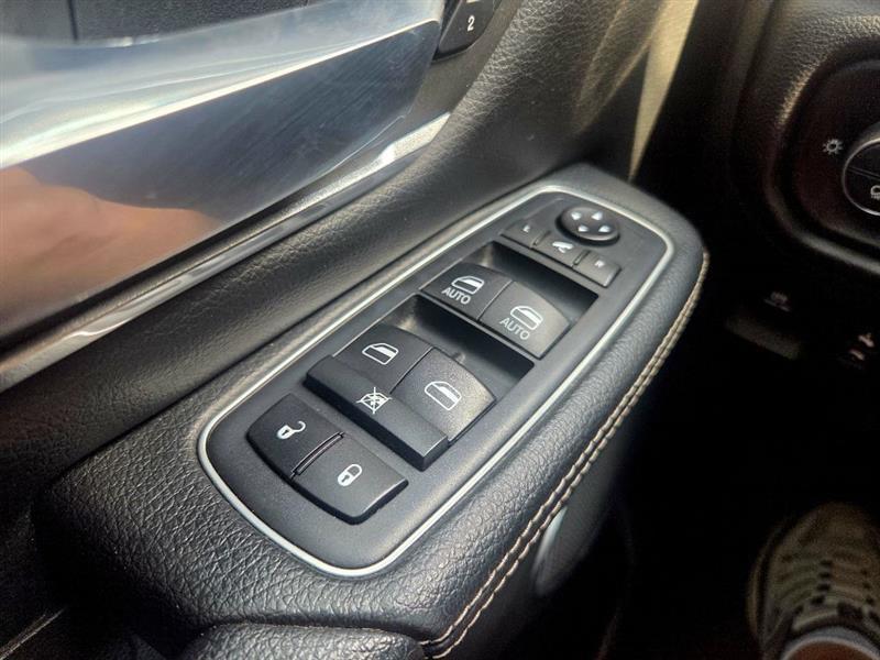 RAM 1500 Laramie Crew Cab SWB 2WD 2020