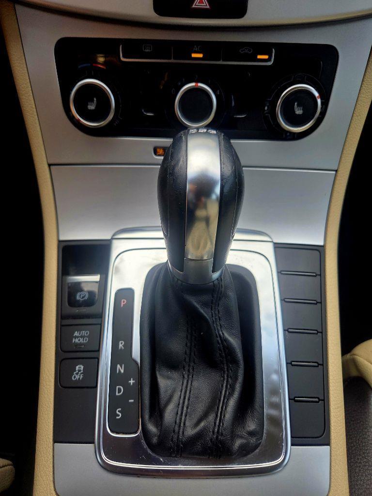 Volkswagen CC Sport PZEV 2012