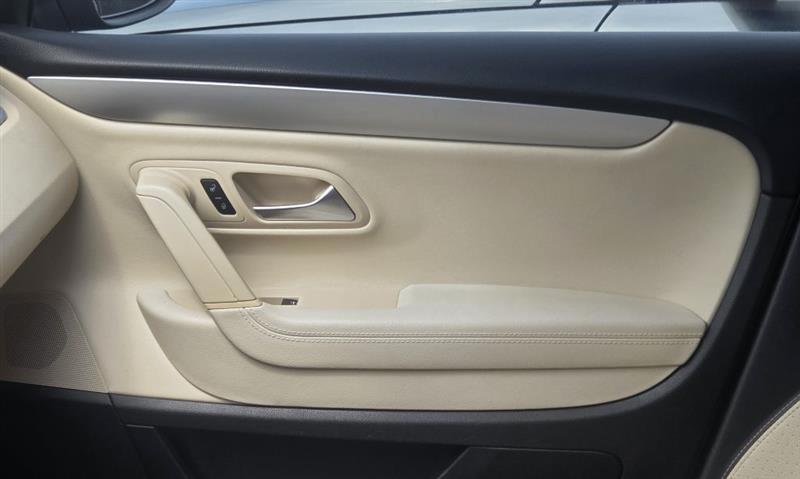 Volkswagen CC Sport PZEV 2012