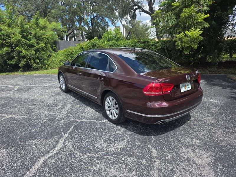 Volkswagen Passat 2.5L SEL Premium 2013