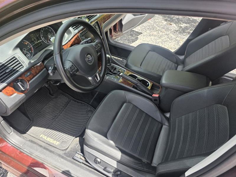 Volkswagen Passat 2.5L SEL Premium 2013
