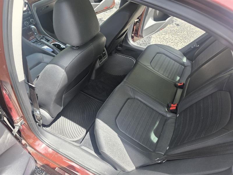 Volkswagen Passat 2.5L SEL Premium 2013