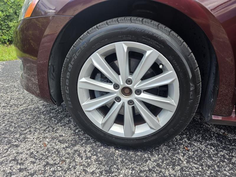 Volkswagen Passat 2.5L SEL Premium 2013