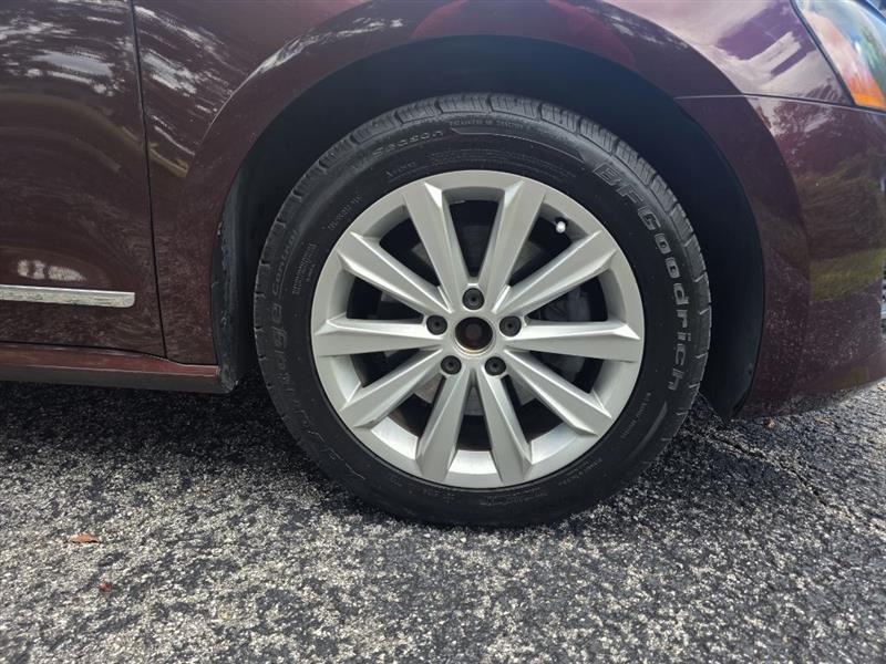 Volkswagen Passat 2.5L SEL Premium 2013