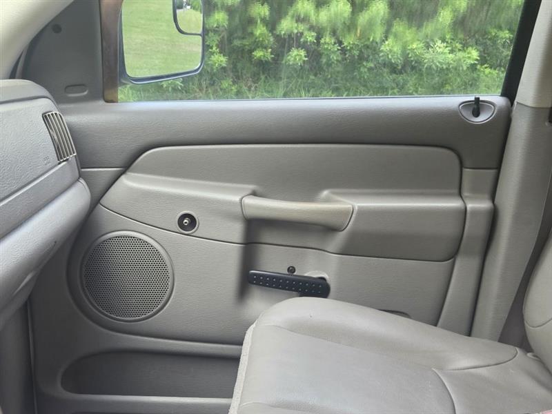 Dodge Ram 2500 ST Quad Cab 2WD 2004