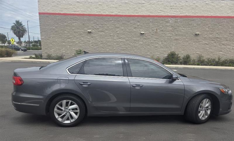 Volkswagen Passat SE 2018