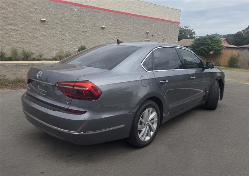 Volkswagen Passat SE 2018