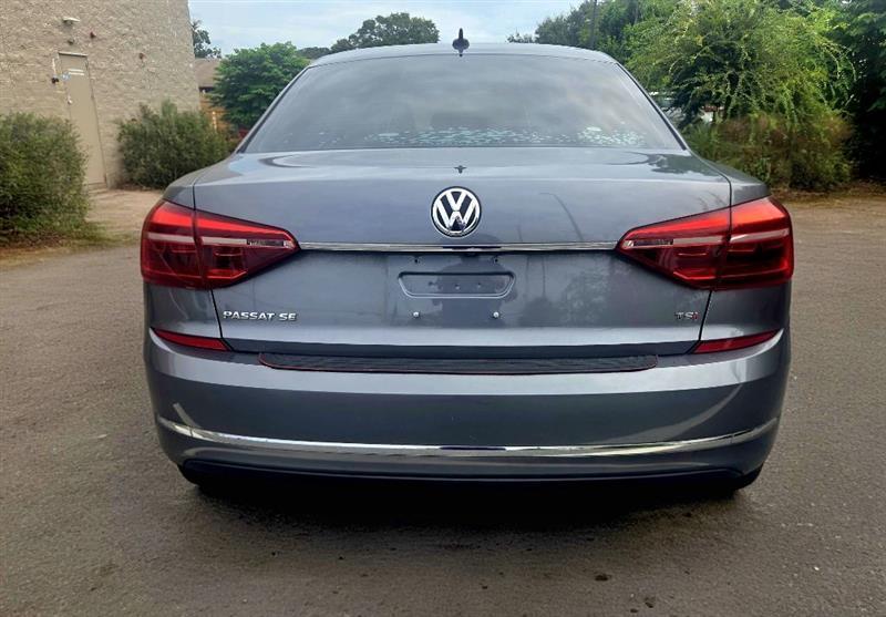 Volkswagen Passat SE 2018