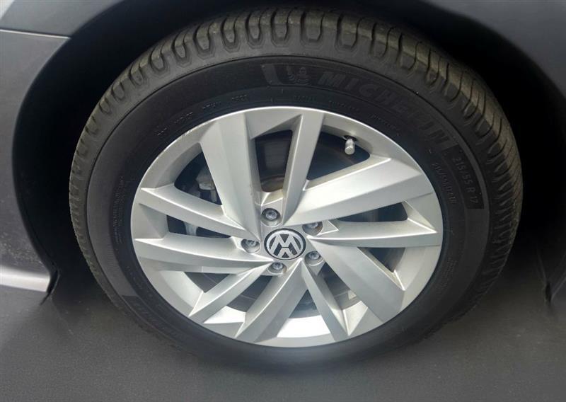 Volkswagen Passat SE 2018