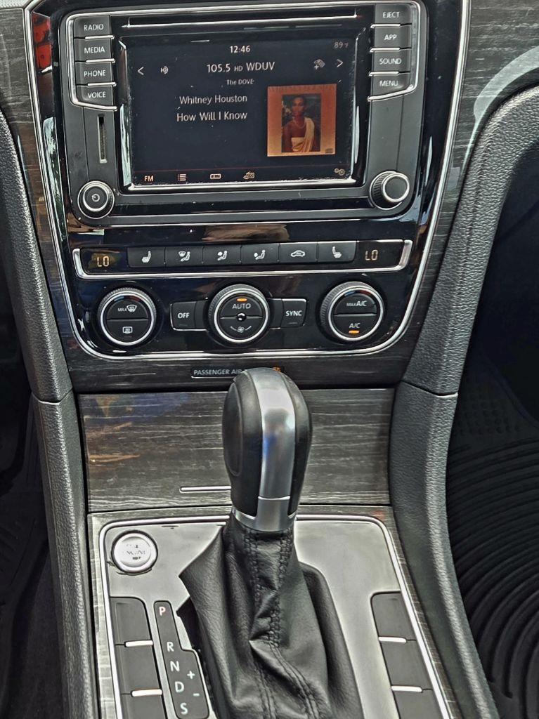 Volkswagen Passat SE 2018