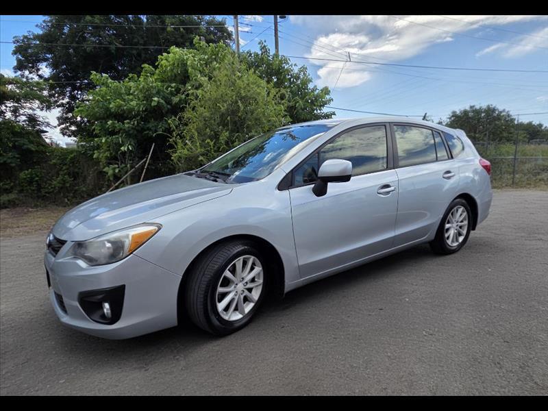 Subaru Impreza Premium 5-Door 2012