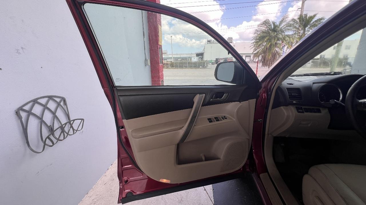 Toyota Highlander Sport 2WD 2010