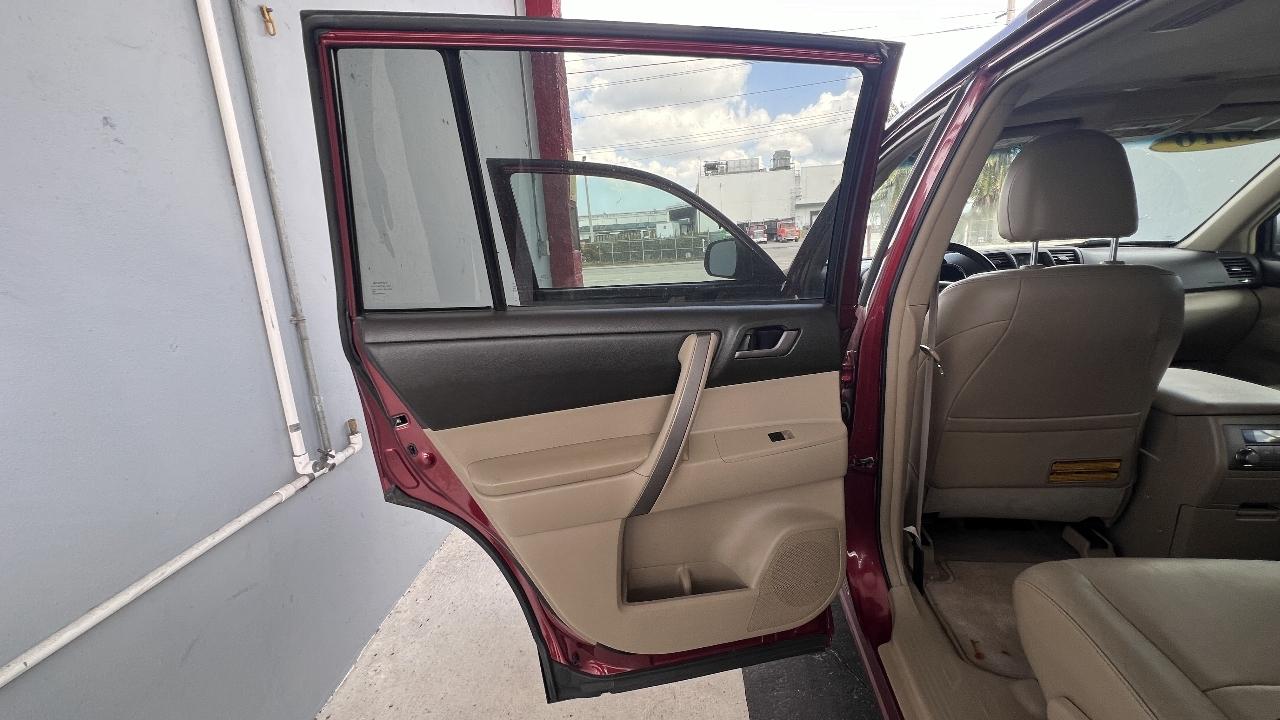 Toyota Highlander Sport 2WD 2010