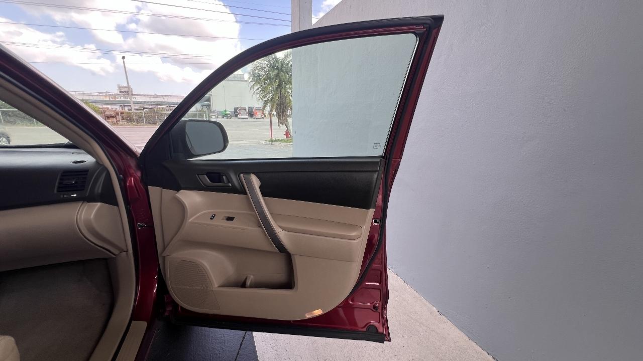 Toyota Highlander Sport 2WD 2010