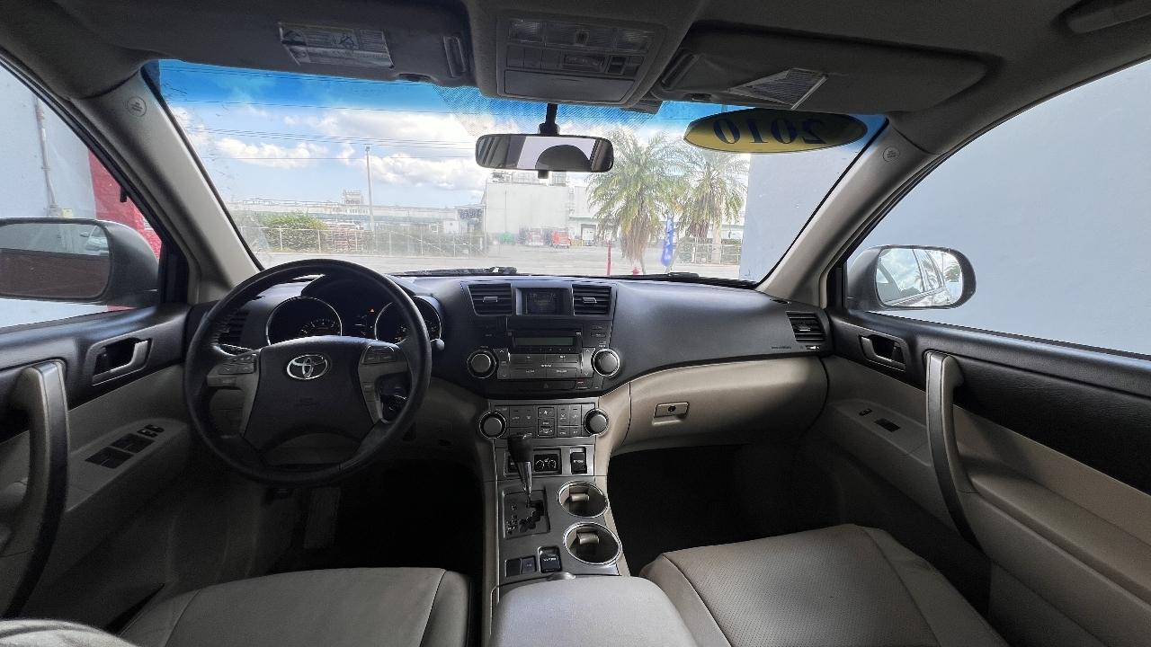 Toyota Highlander Sport 2WD 2010