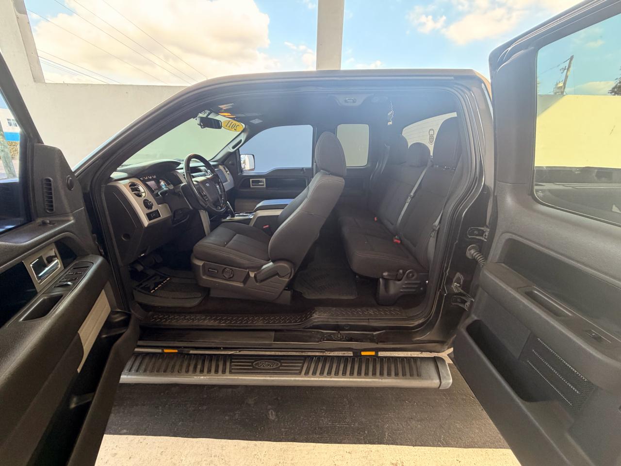 Ford F-150 STX SuperCab 6.5-ft. Bed 2WD 2011