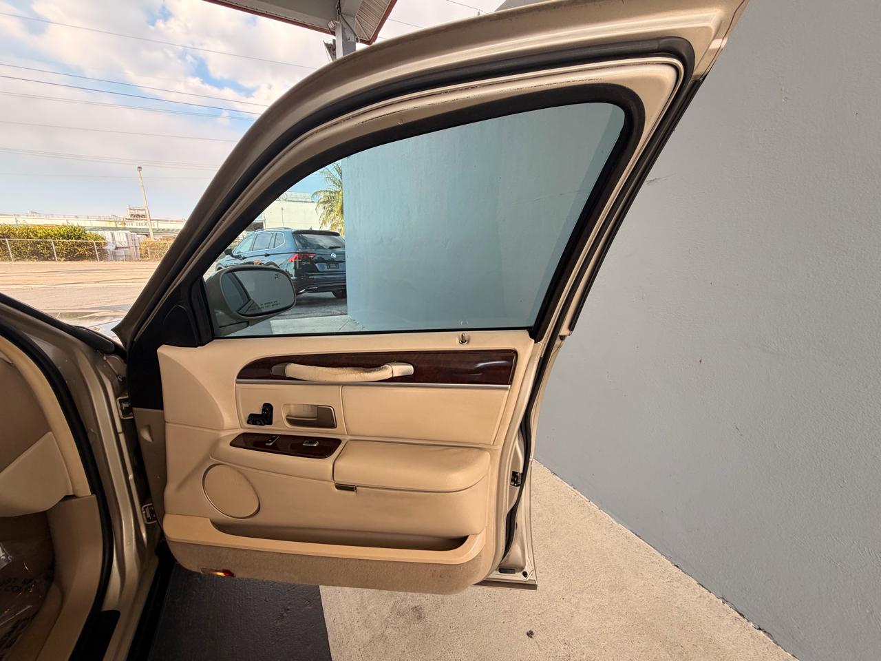 Lincoln Town Car Signature 2007