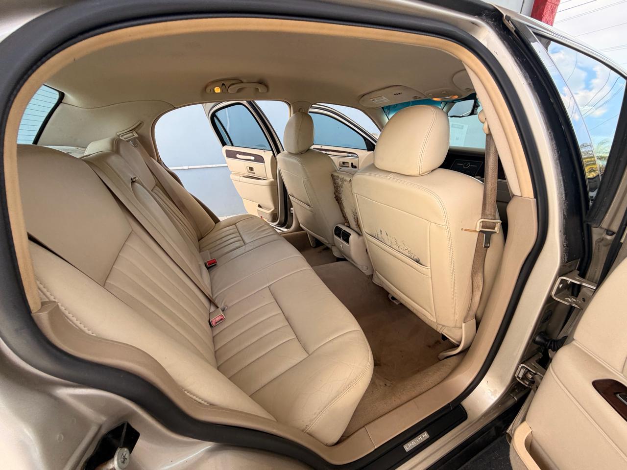 Lincoln Town Car Signature 2007