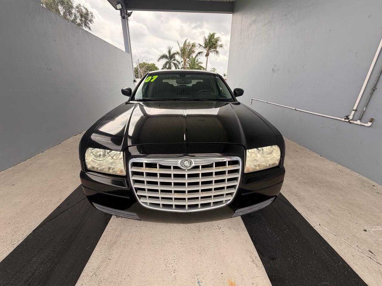 Chrysler 300 Base 2007