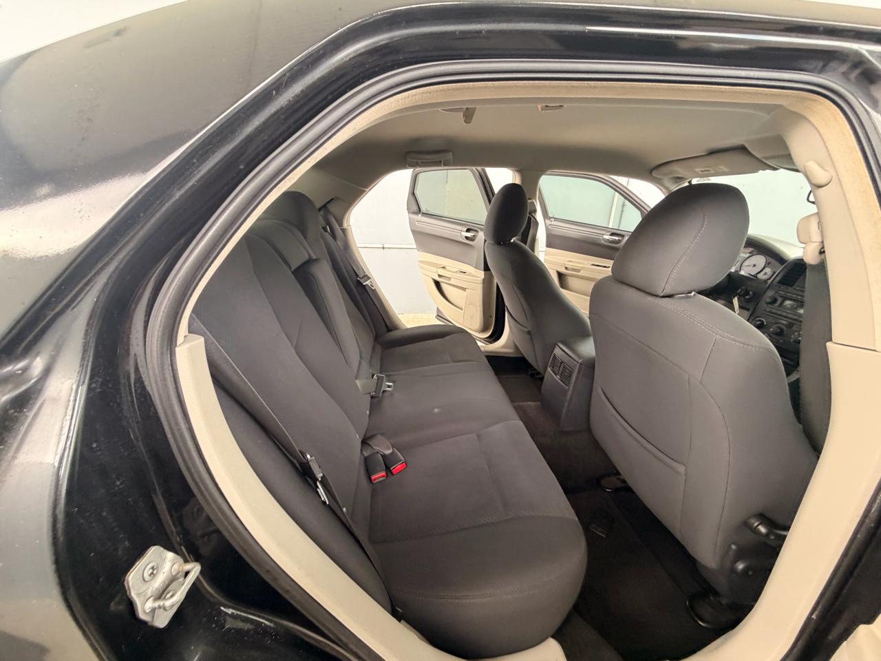 Chrysler 300 Base 2007