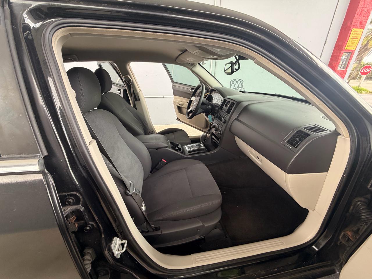 Chrysler 300 Base 2007