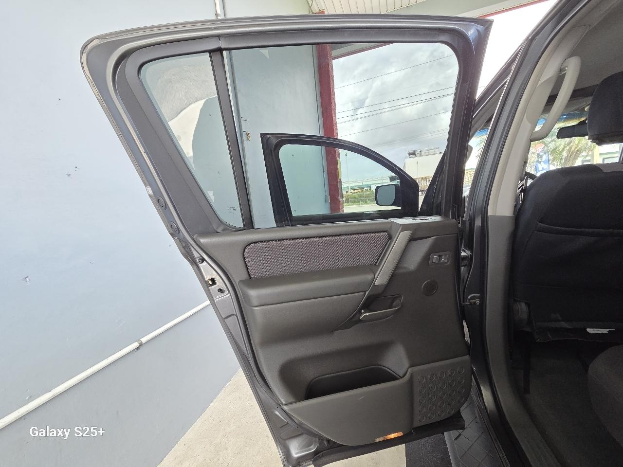 Nissan Armada LE 2WD 2006