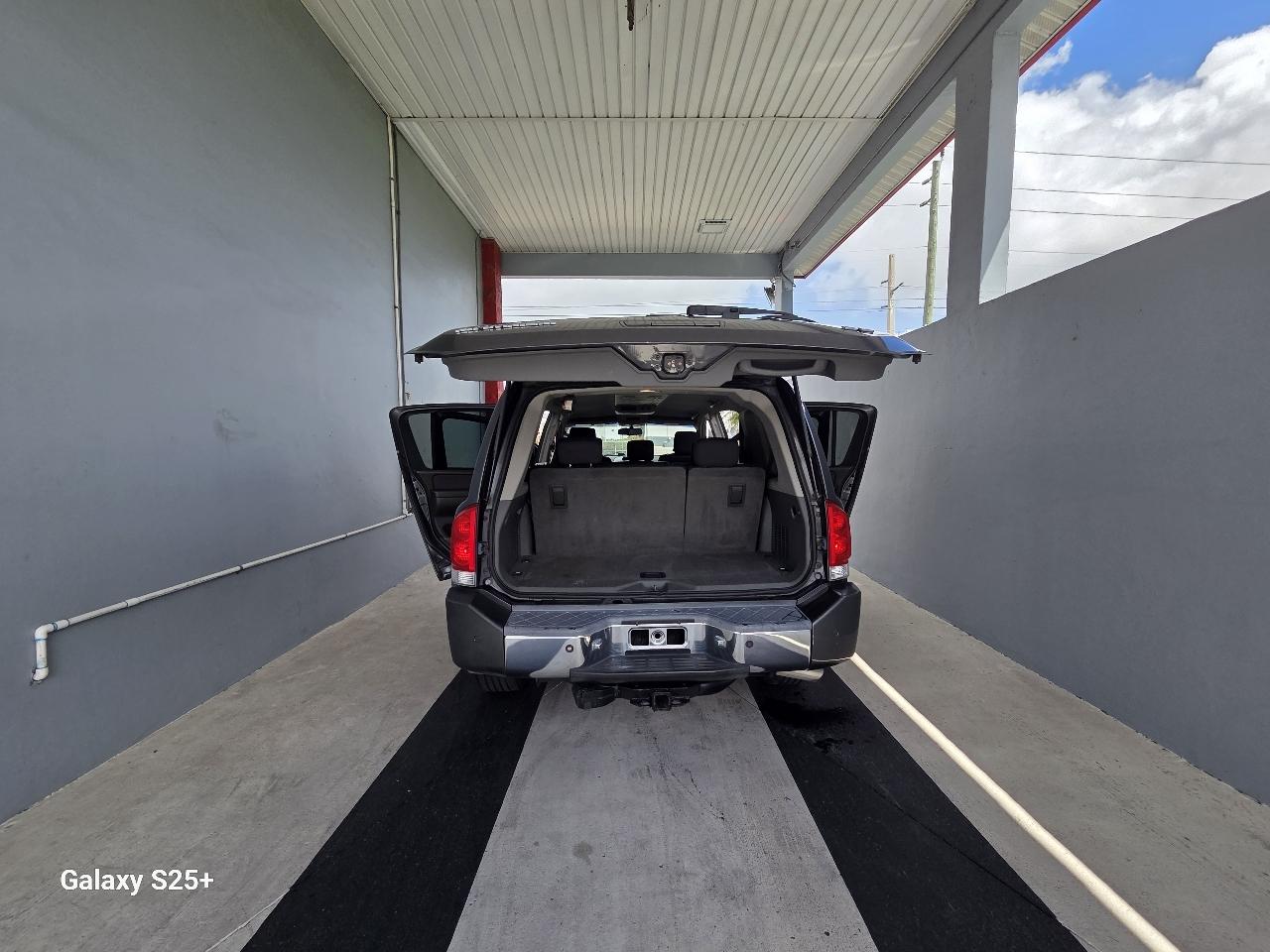 Nissan Armada LE 2WD 2006