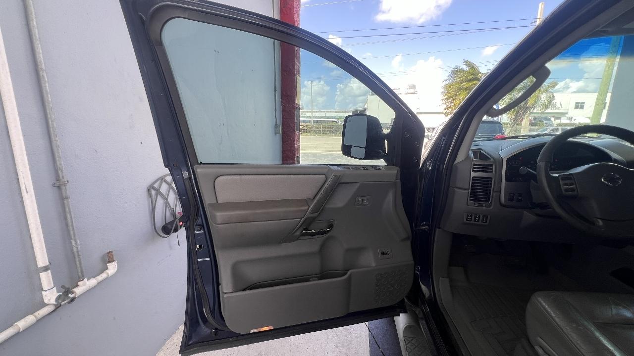Nissan Titan LE Crew Cab 2WD 2007