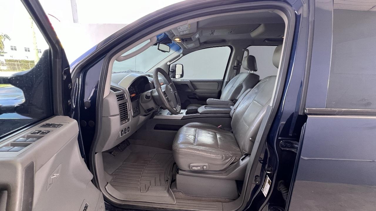 Nissan Titan LE Crew Cab 2WD 2007