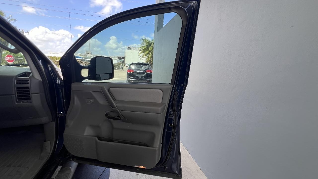Nissan Titan LE Crew Cab 2WD 2007
