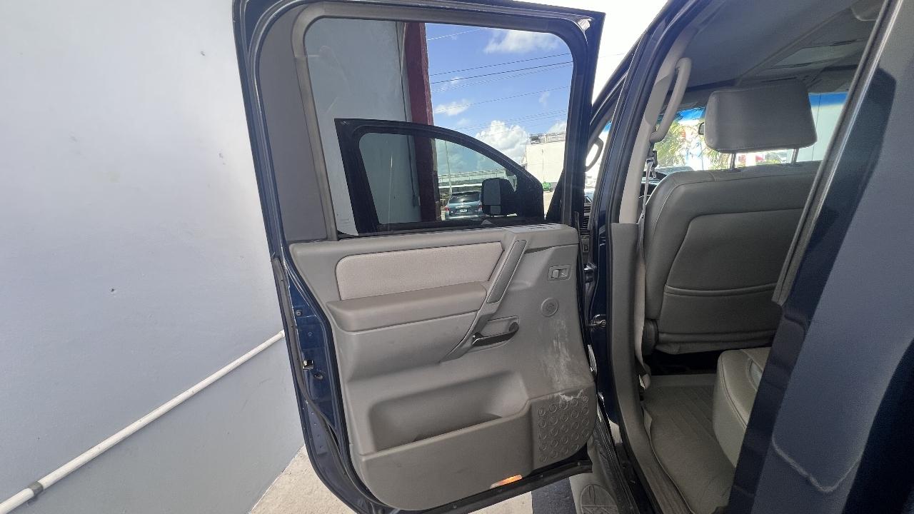Nissan Titan LE Crew Cab 2WD 2007