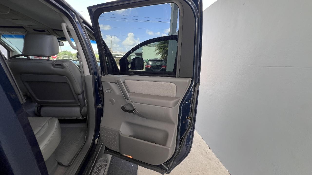 Nissan Titan LE Crew Cab 2WD 2007
