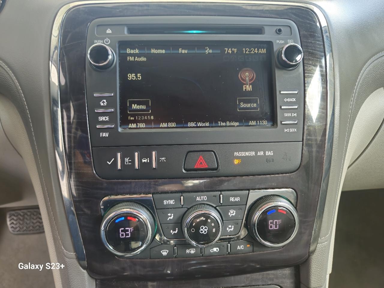 Buick Enclave Convenience FWD 2016