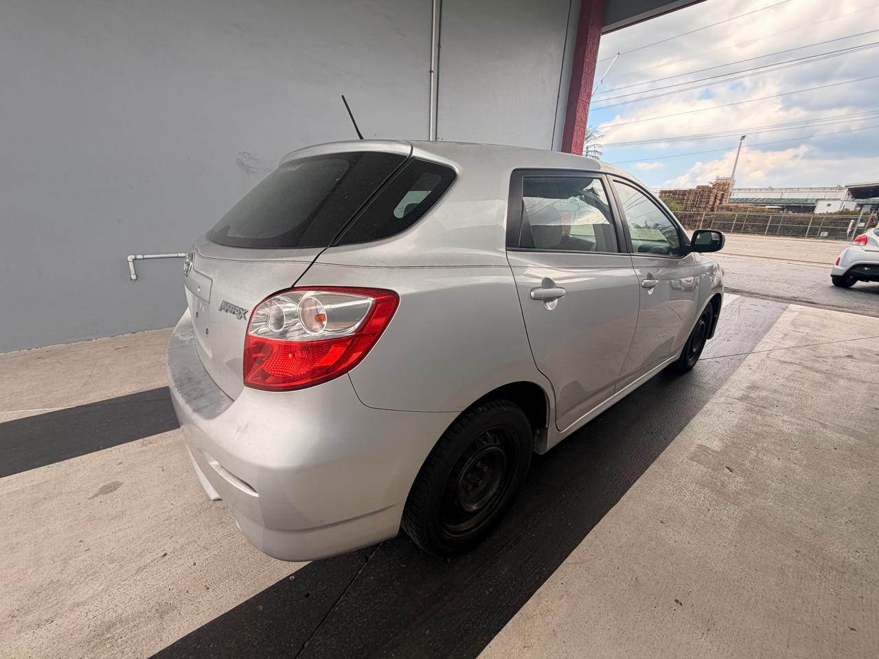 Toyota Matrix Base 4-Speed AT 2009