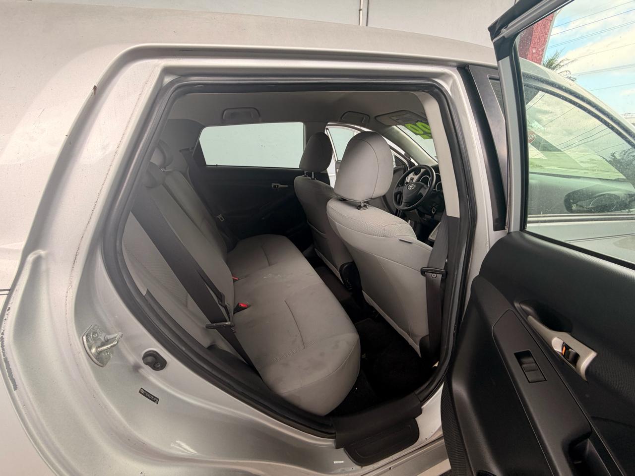 Toyota Matrix Base 4-Speed AT 2009