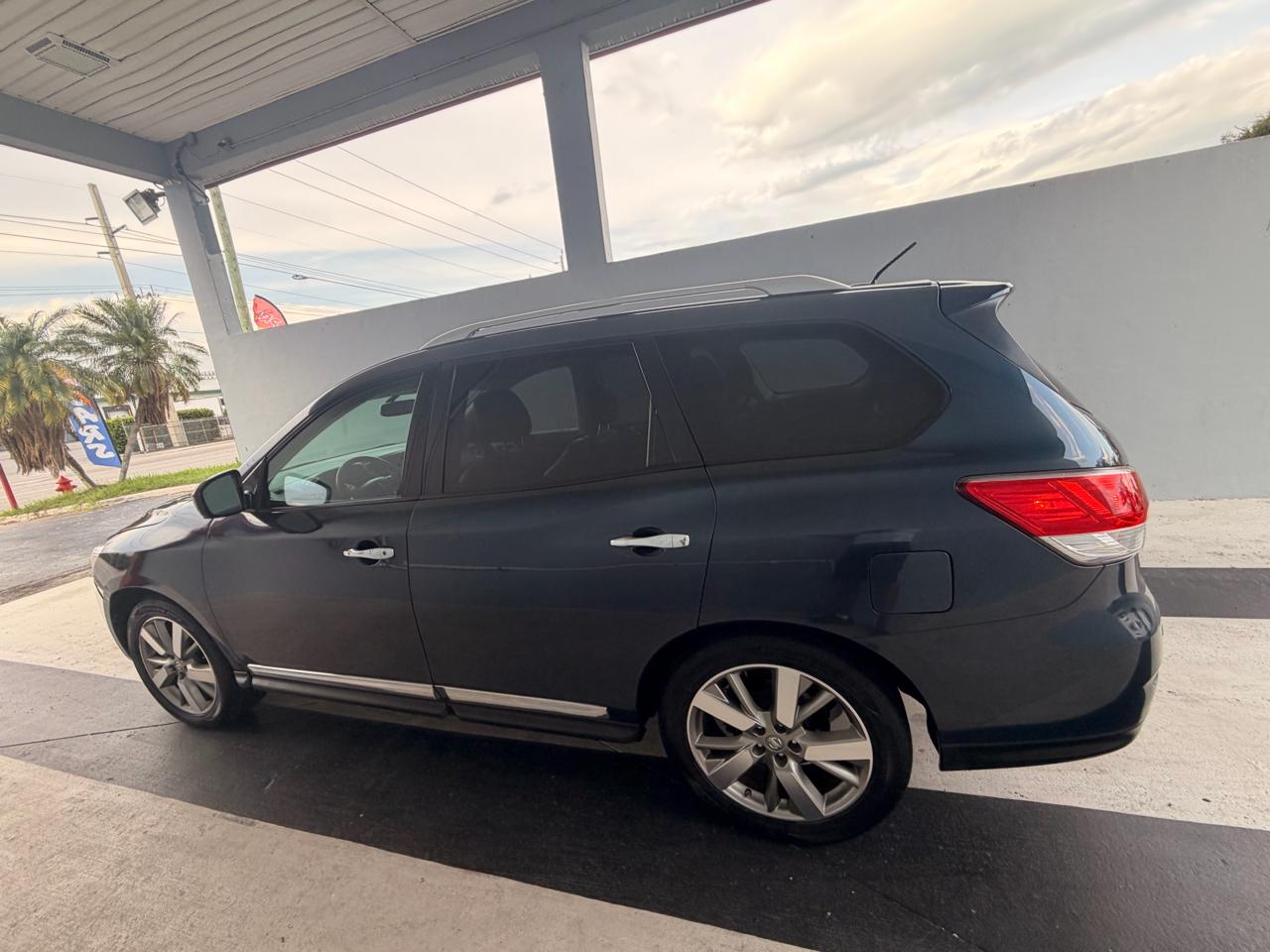 Nissan Pathfinder S 2WD 2016