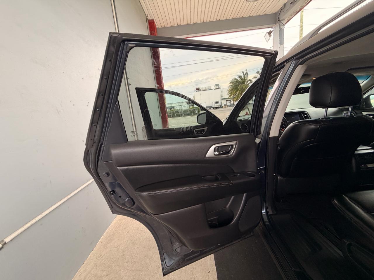 Nissan Pathfinder S 2WD 2016