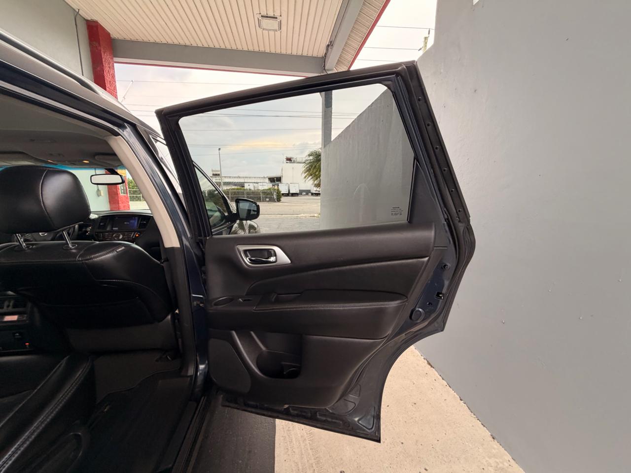 Nissan Pathfinder S 2WD 2016