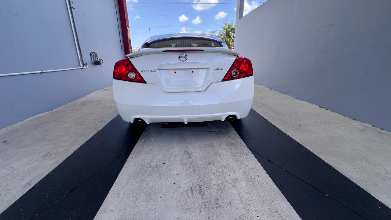 Nissan Altima 2.5 S 6M/T Coupe 2012