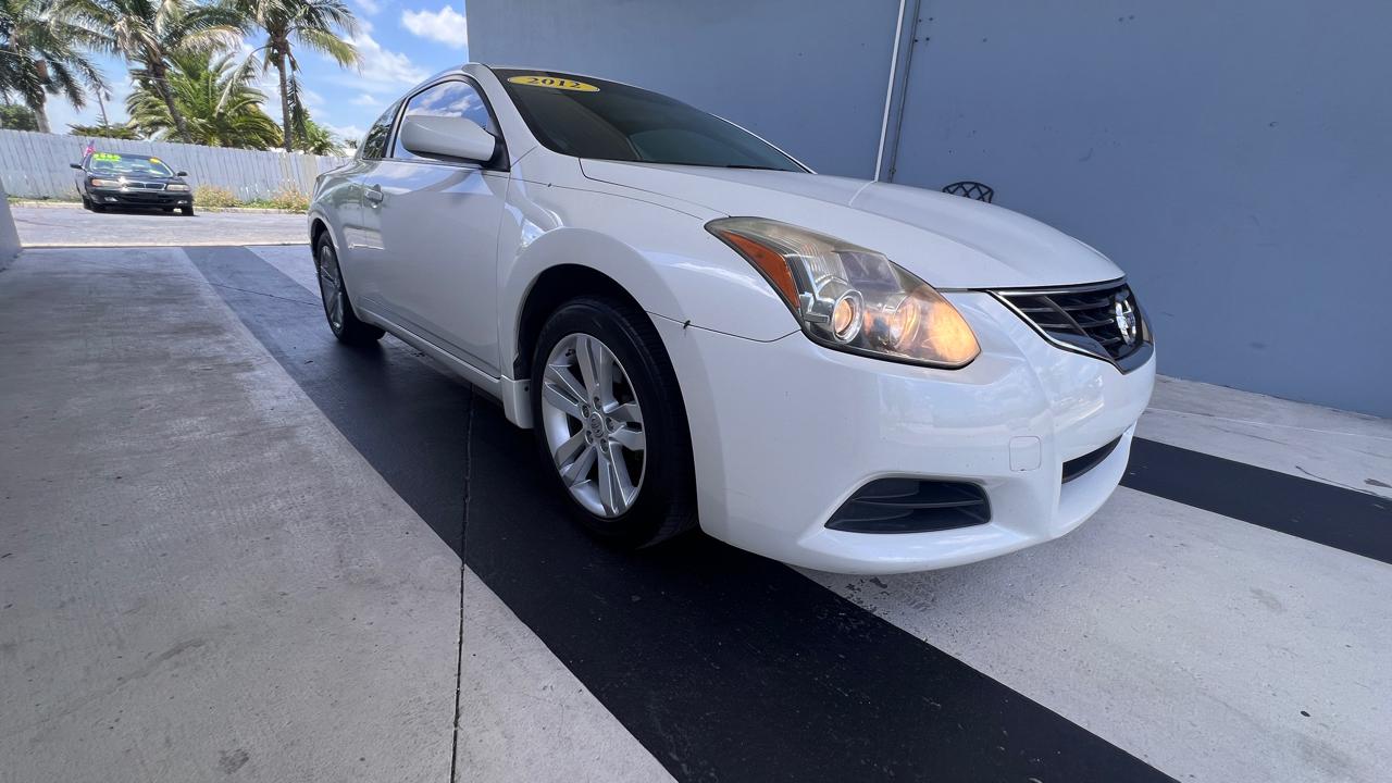 Nissan Altima 2.5 S 6M/T Coupe 2012