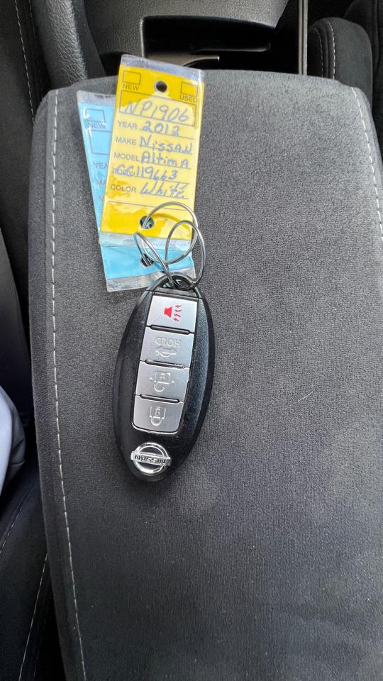 Nissan Altima 2.5 S 6M/T Coupe 2012