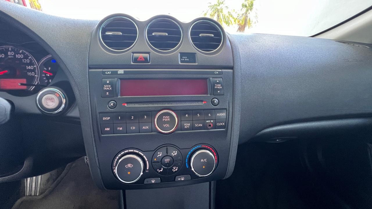 Nissan Altima 2.5 S 6M/T Coupe 2012