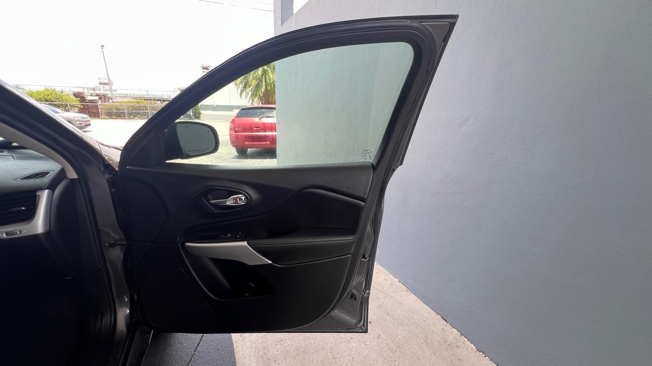 Jeep Cherokee Latitude Plus FWD 2018