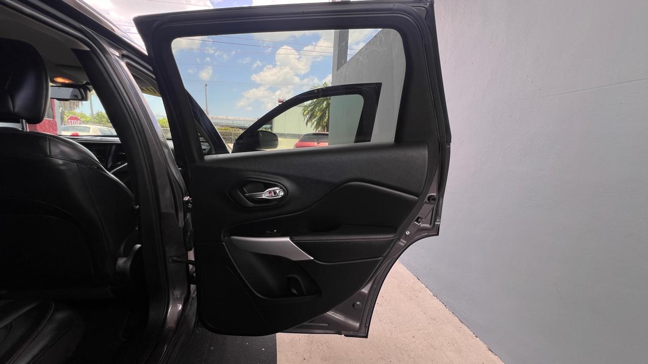 Jeep Cherokee Latitude Plus FWD 2018