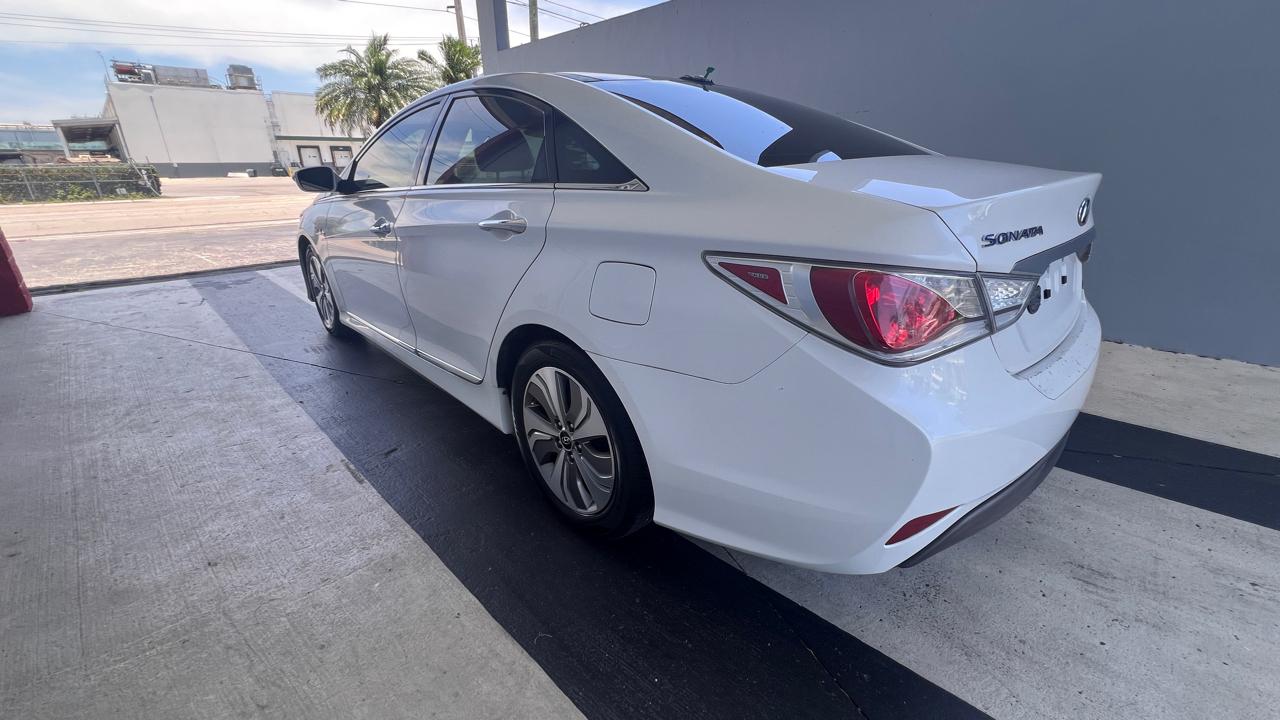 Hyundai Sonata Hybrid Sedan 2015